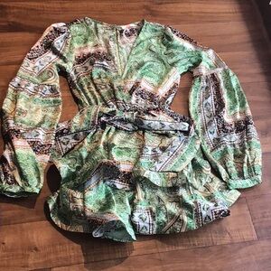 50% off sale🥂 Luxxel green floral dress NWT tie belt